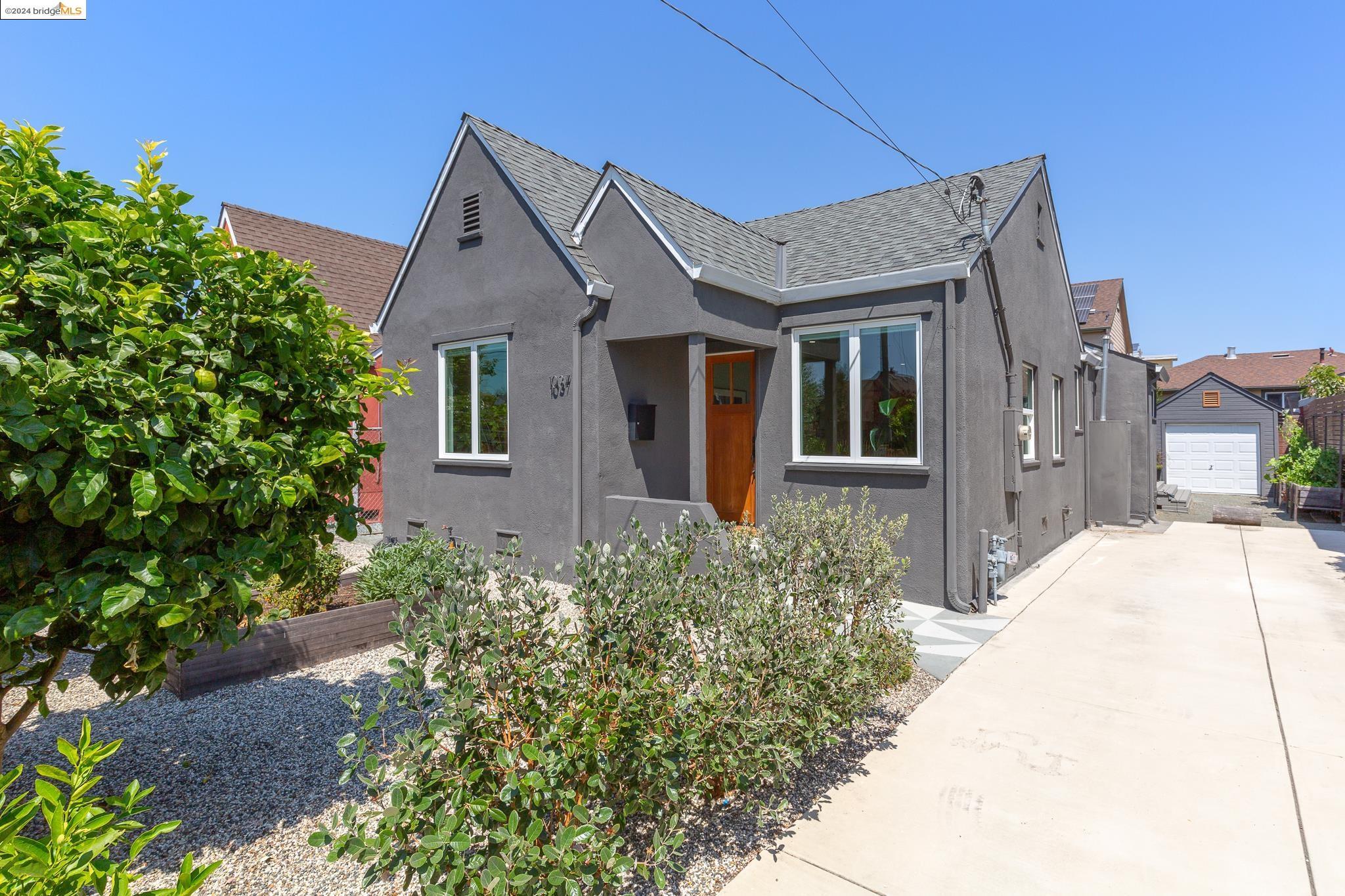 Property Photo: 1037 Page St CA 94710