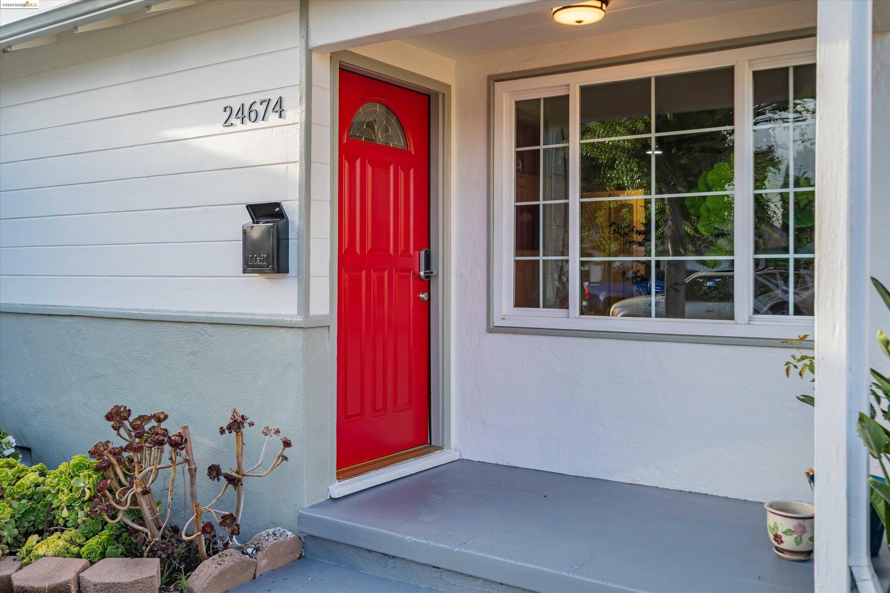 Property Photo:  24674 Lyell Way  CA 94544 