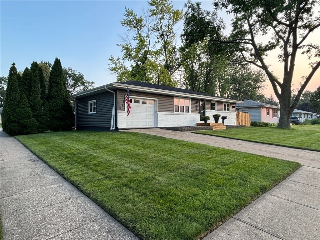 Property Photo:  1309 SW 2nd Street  IA 50023 