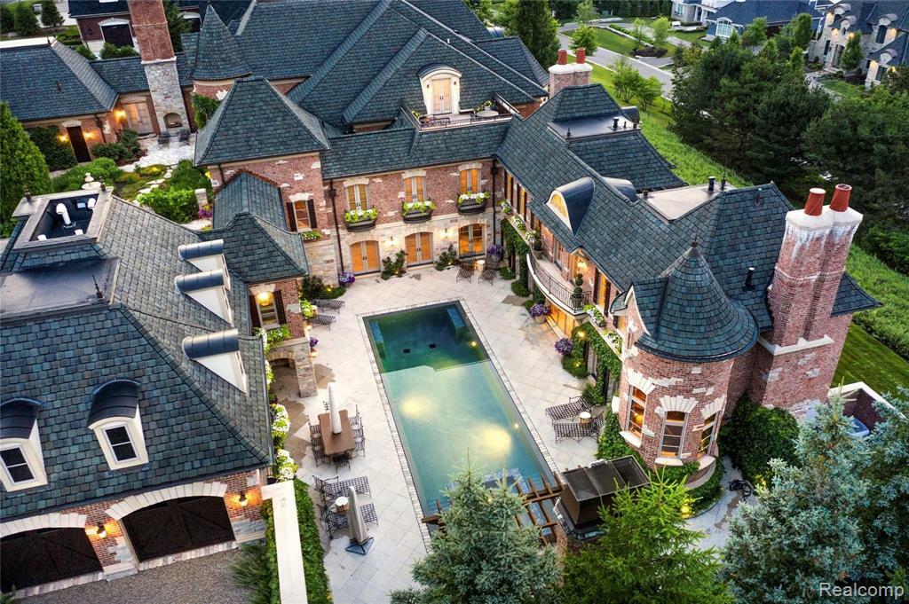 Property Photo: 2756 Turtle Bluff Drive MI 48302 0769