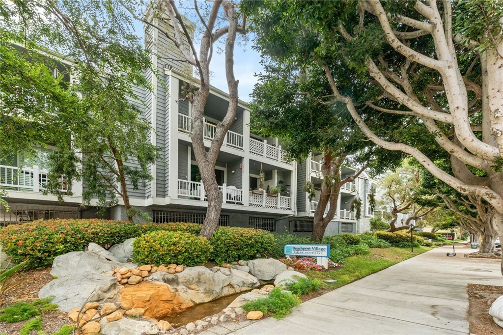 Property Photo:  8500 Falmouth Avenue 3104  CA 90293 