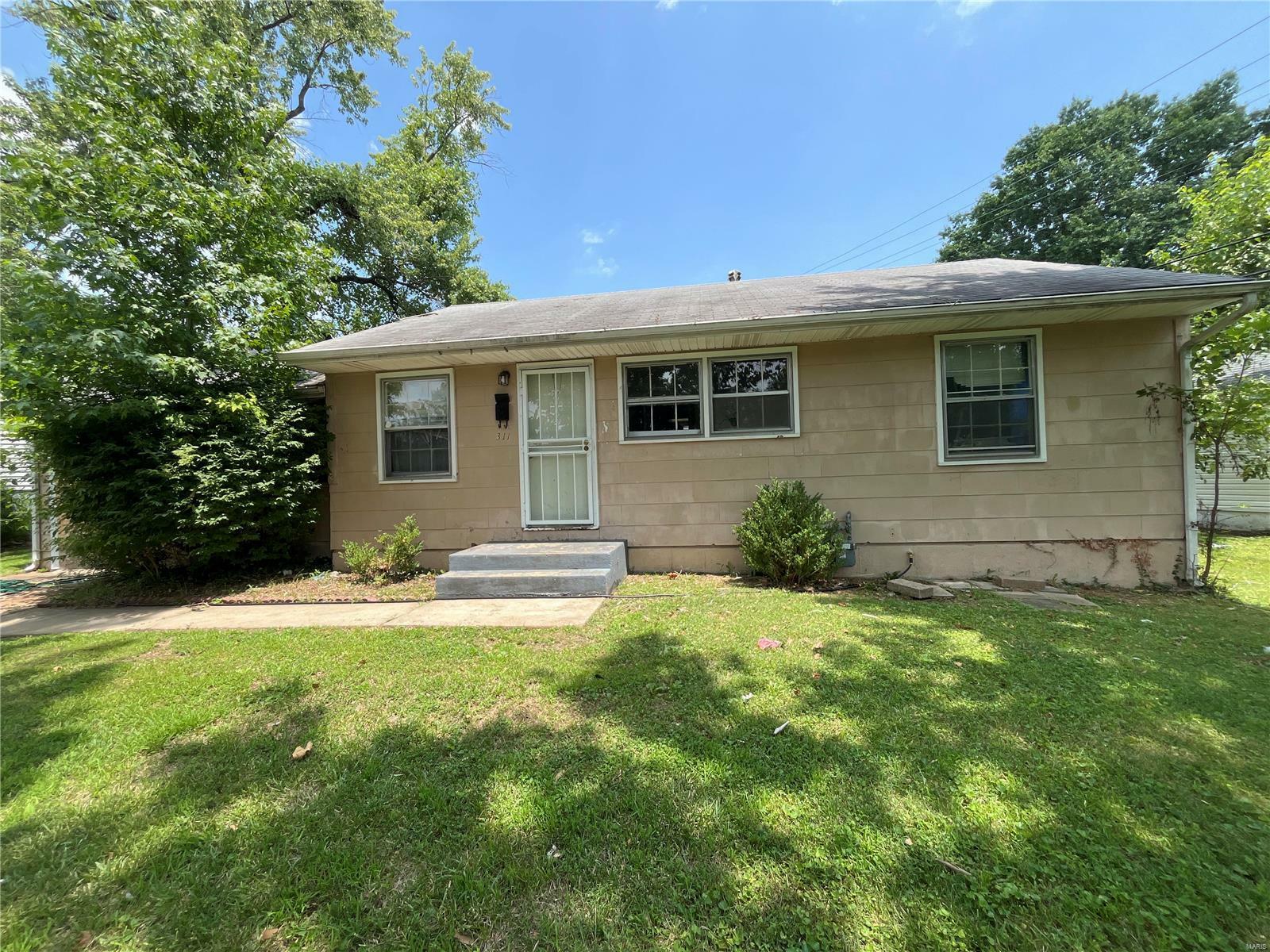 Property Photo:  311 Estridge Road  MO 63137 