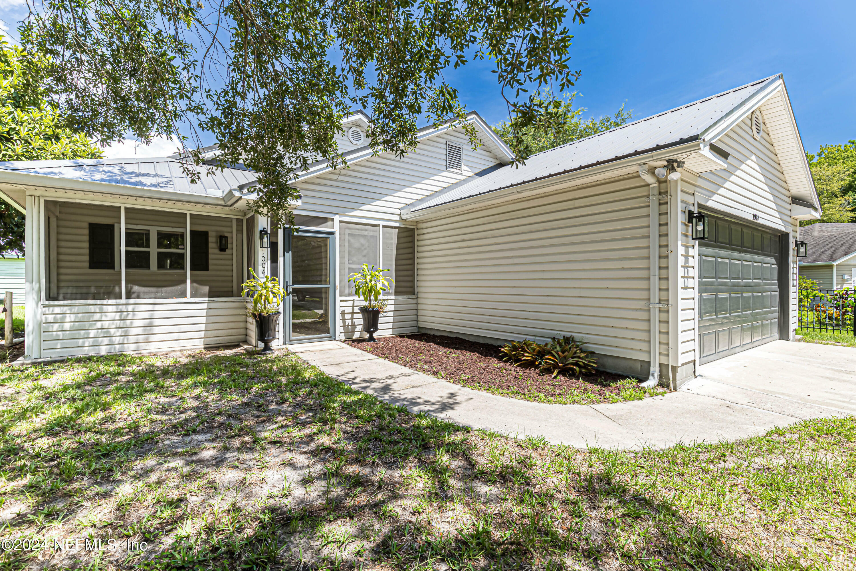 Property Photo:  1004 Ervin Street  FL 32084 