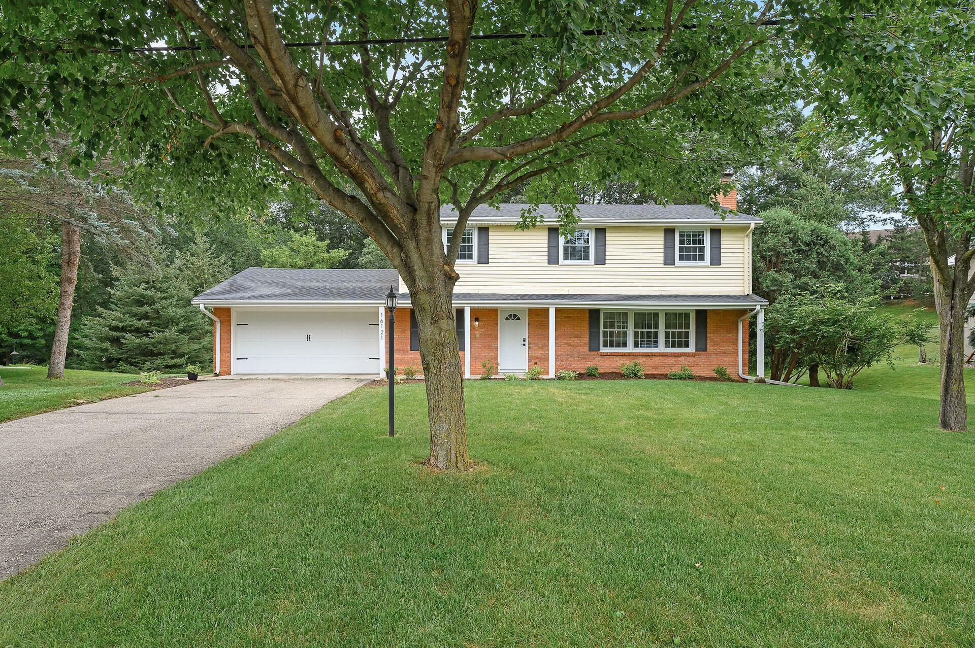 Property Photo:  16121 Highwood Drive  MN 55345 