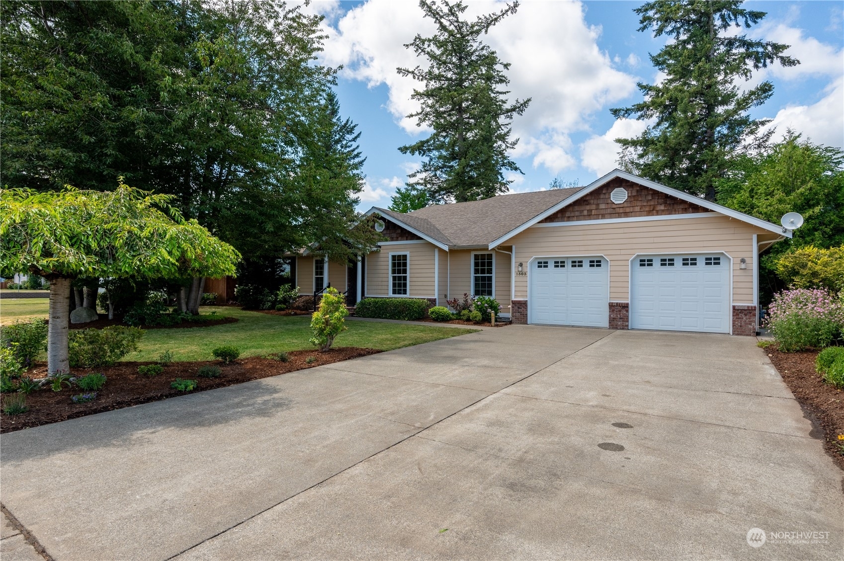 Property Photo:  1303 Birchwood Drive  WA 98247 