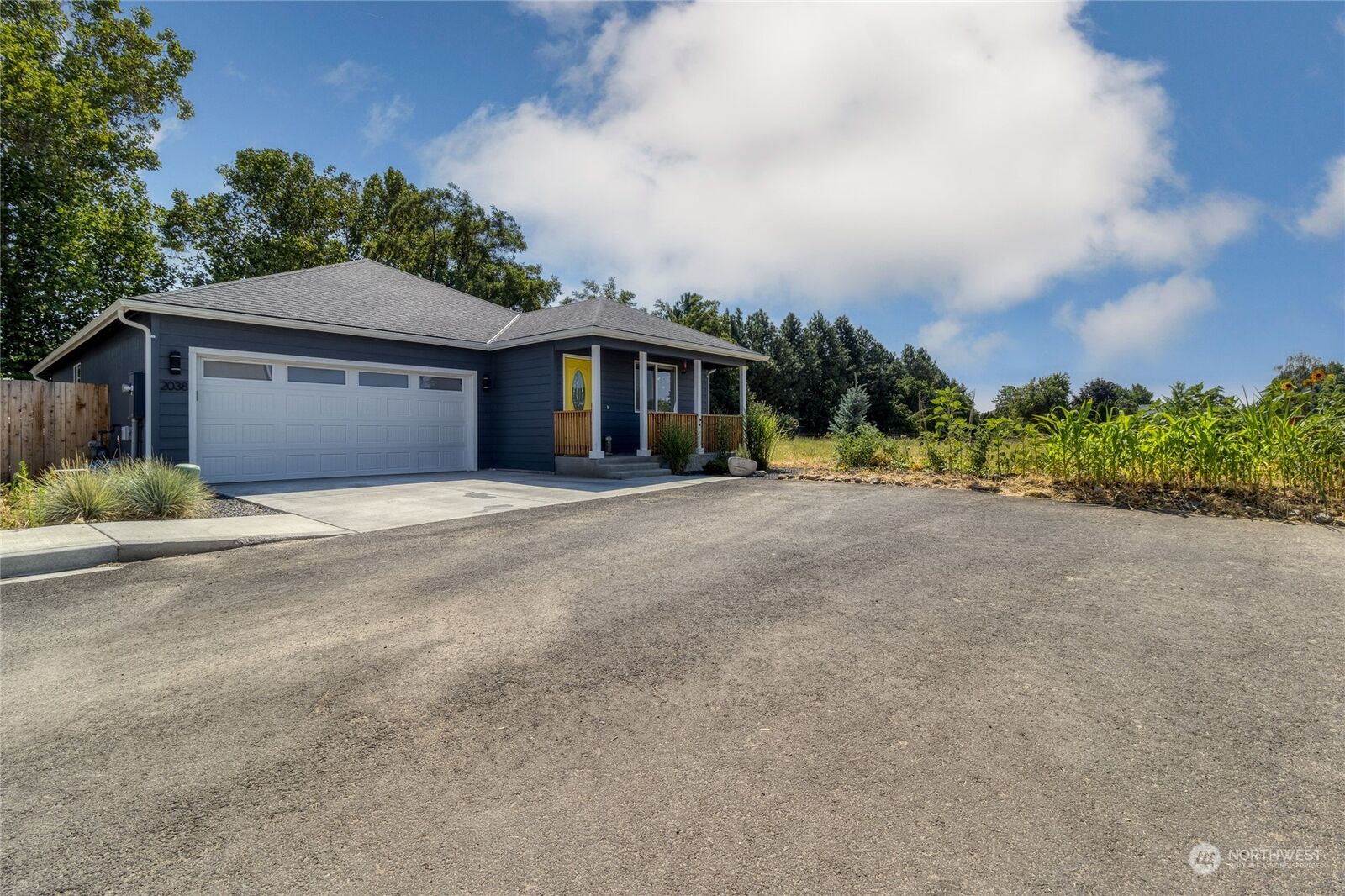 Property Photo:  2038  Mary Lane  WA 99362 