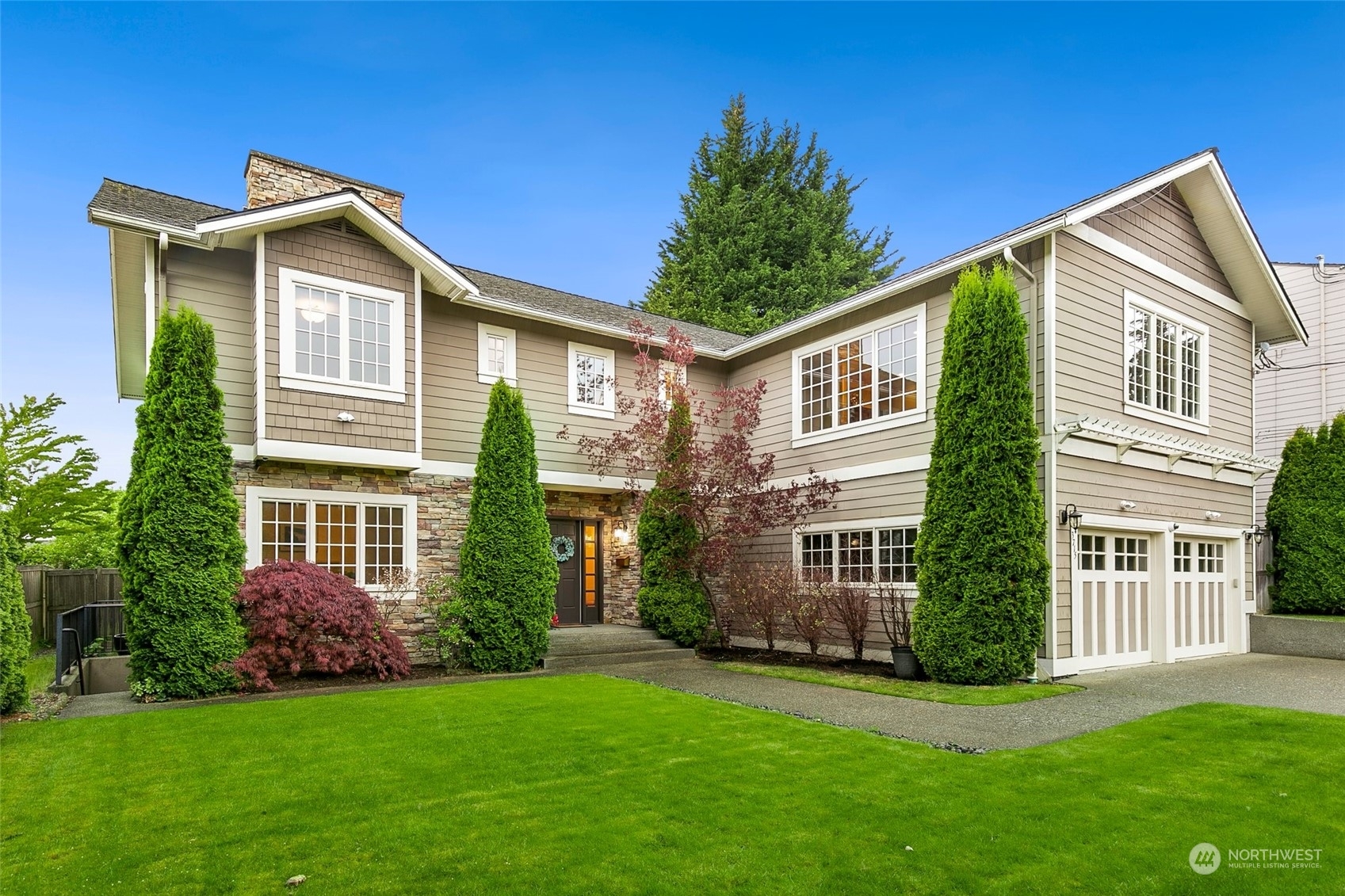 Property Photo:  3715 Magnolia Boulevard W  WA 98199 