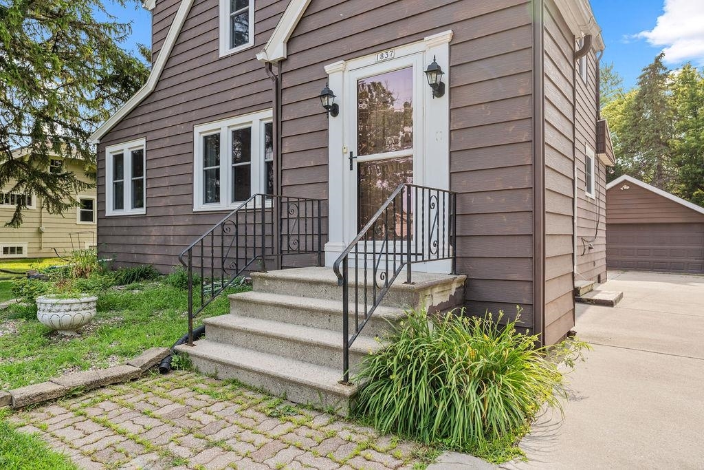 Property Photo:  1837 Vinland Street  WI 54901-2244 