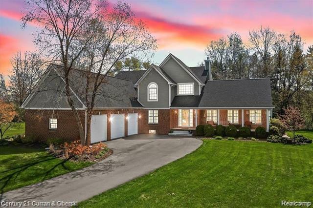 Property Photo:  9810 Goldfinch Court  MI 48176 