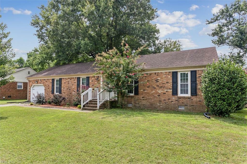 Property Photo:  4624 Southampton Arch  VA 23703 