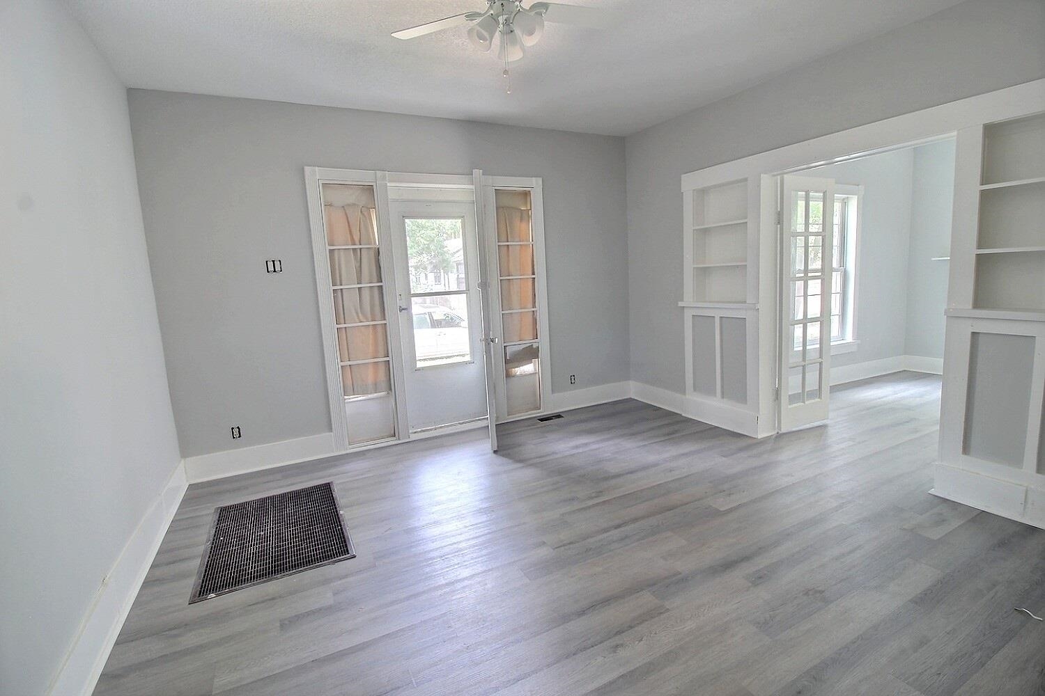 Property Photo:  608 S Pattie St  KS 67211 