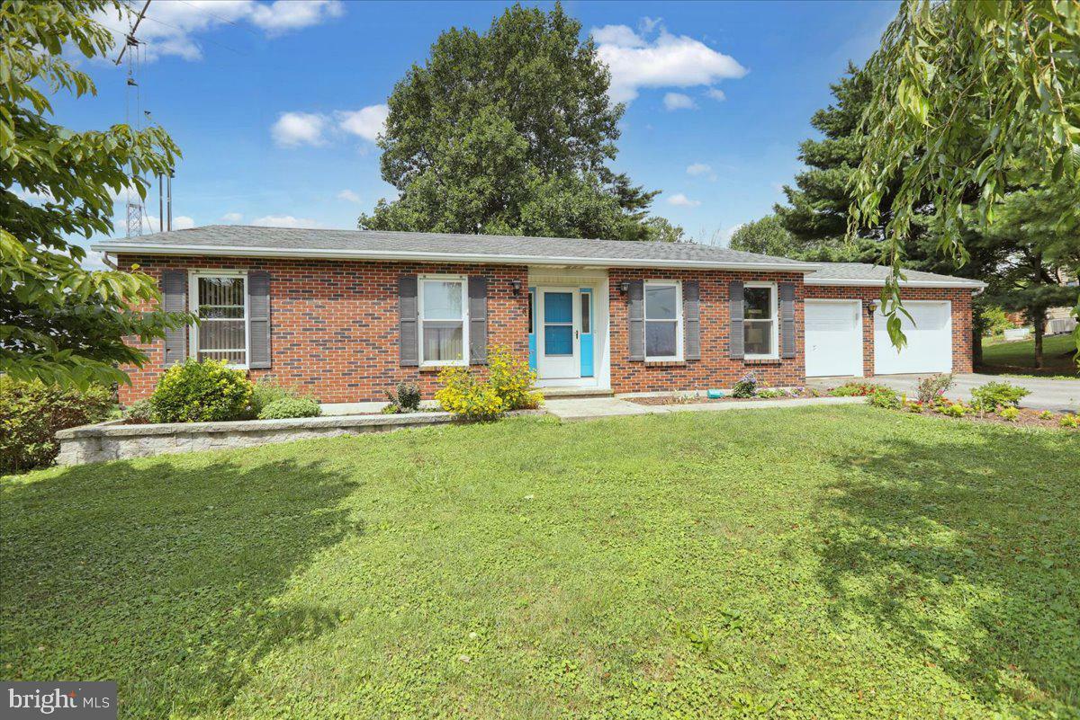 Property Photo:  28 Topton Road  PA 19530 