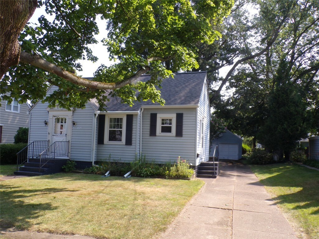 Property Photo:  303 Forest Drive  PA 16505 