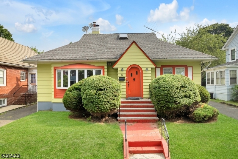 Property Photo:  51 Hillcrest Rd  NJ 07040 