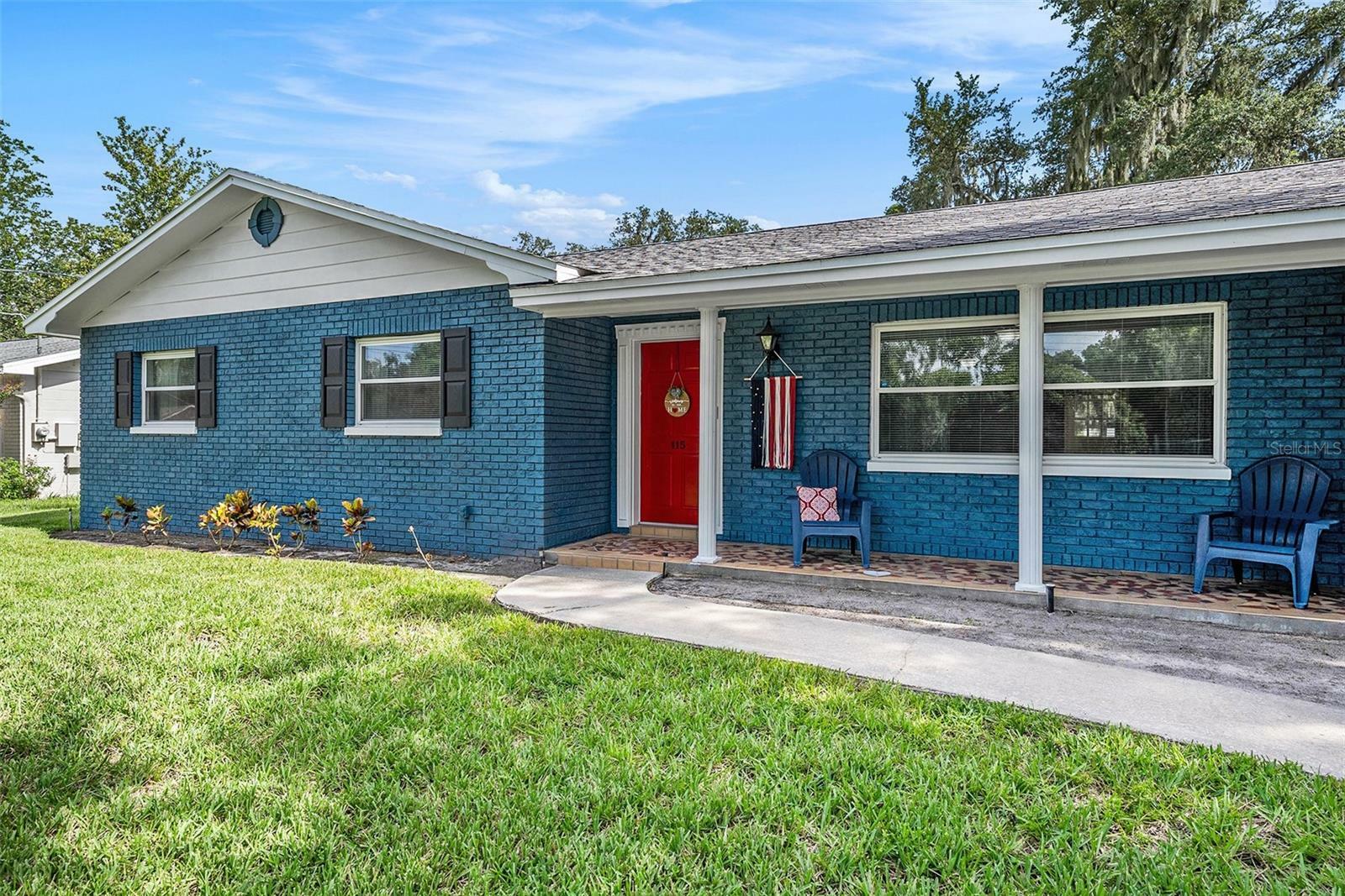 Property Photo:  115 W Anglewood Drive  FL 33511 