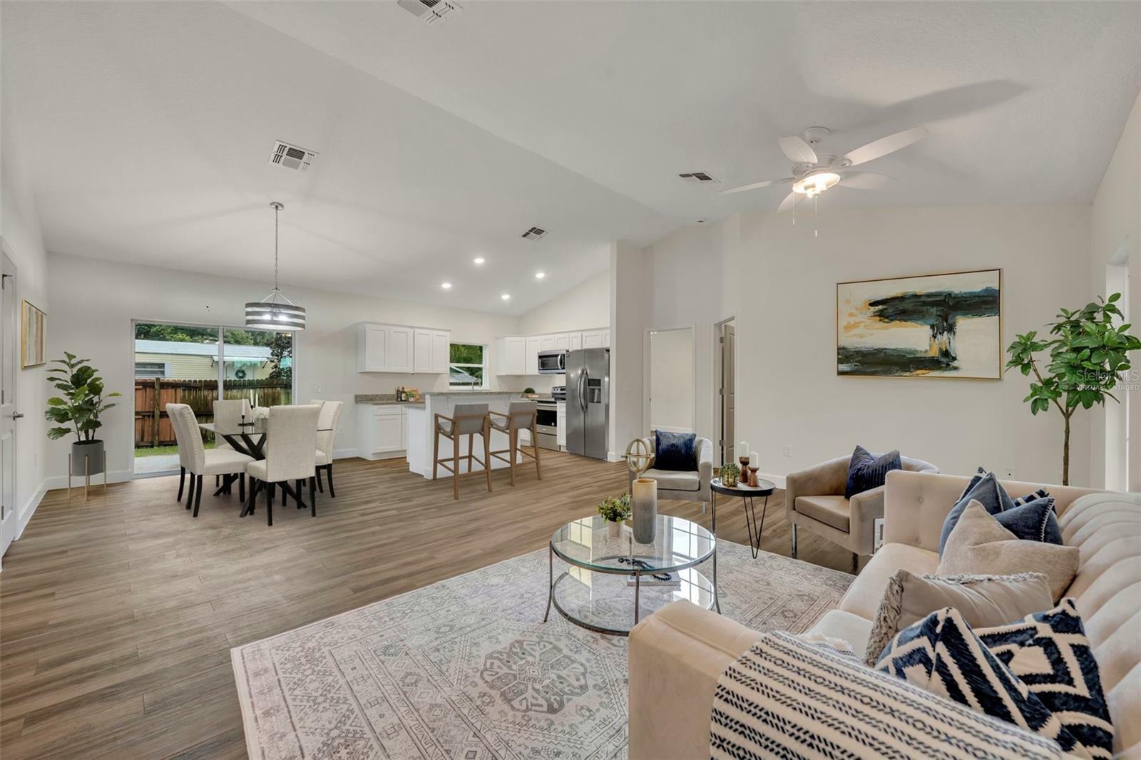 Property Photo: 210 E Baxter Street FL 32130