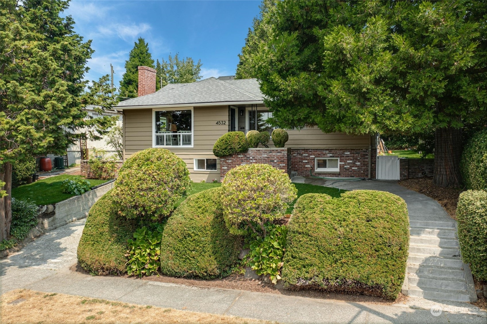 Property Photo:  4532 Purdue Avenue NE  WA 98105 