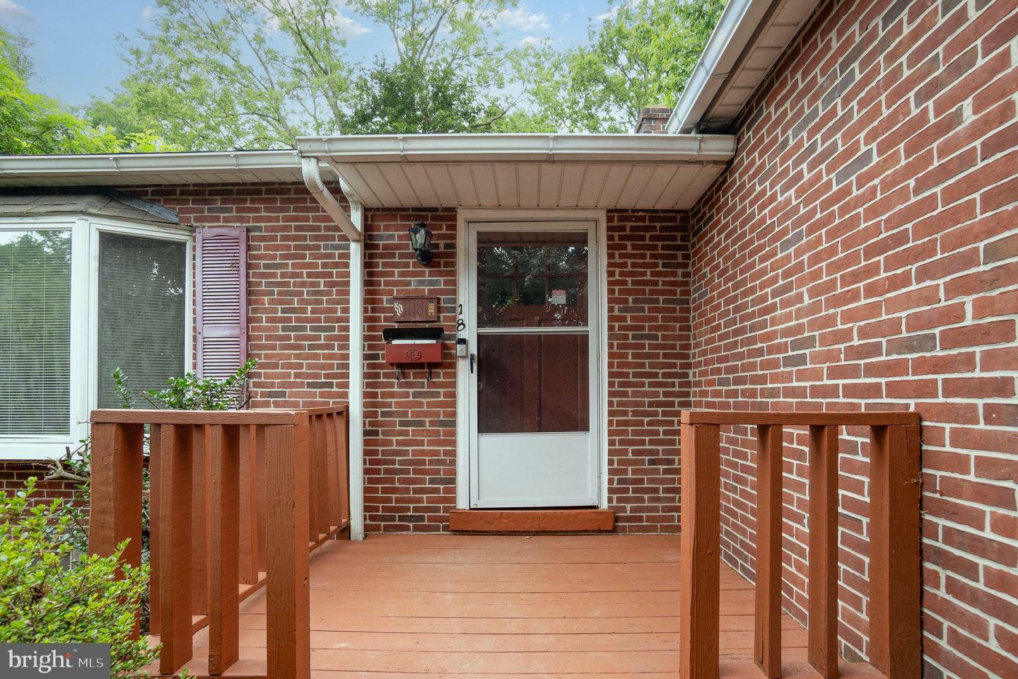 Property Photo:  18 Willis Lane  PA 17602 