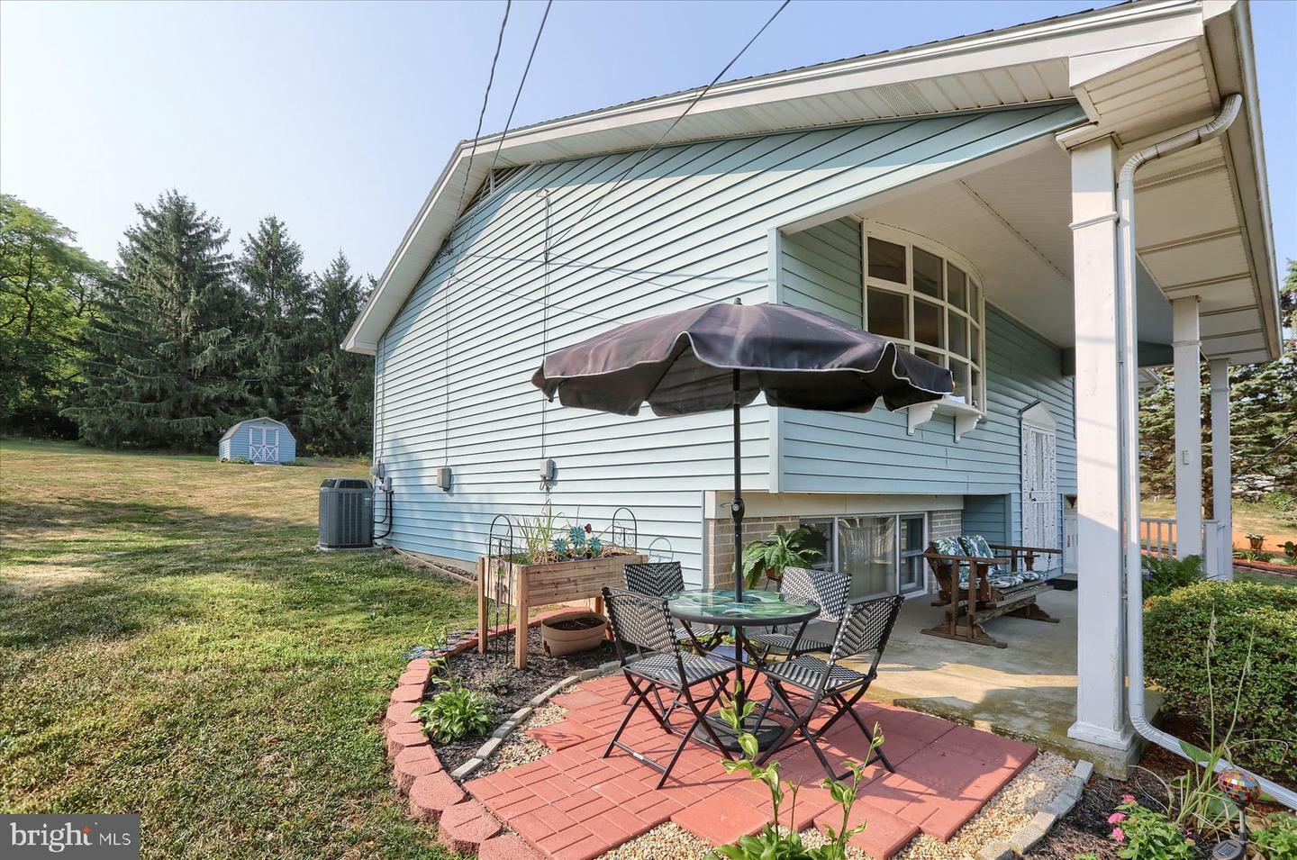 Property Photo:  1080 Manor Road  PA 17366 