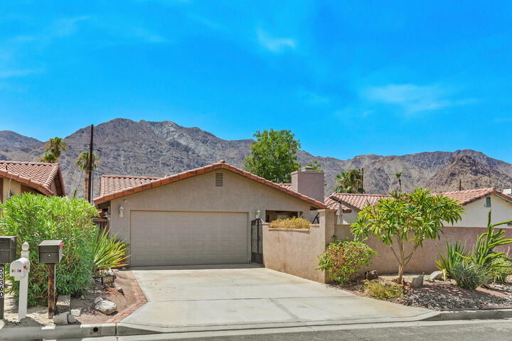 53365 Avenida Alvarado  La Quinta CA 92253 photo