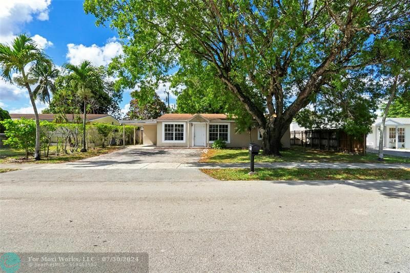 Property Photo:  4937 SW 13th St  FL 33317 