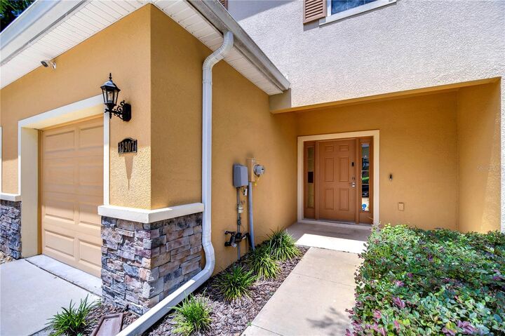 Property Photo:  13907 River Cypress Way  FL 33637 