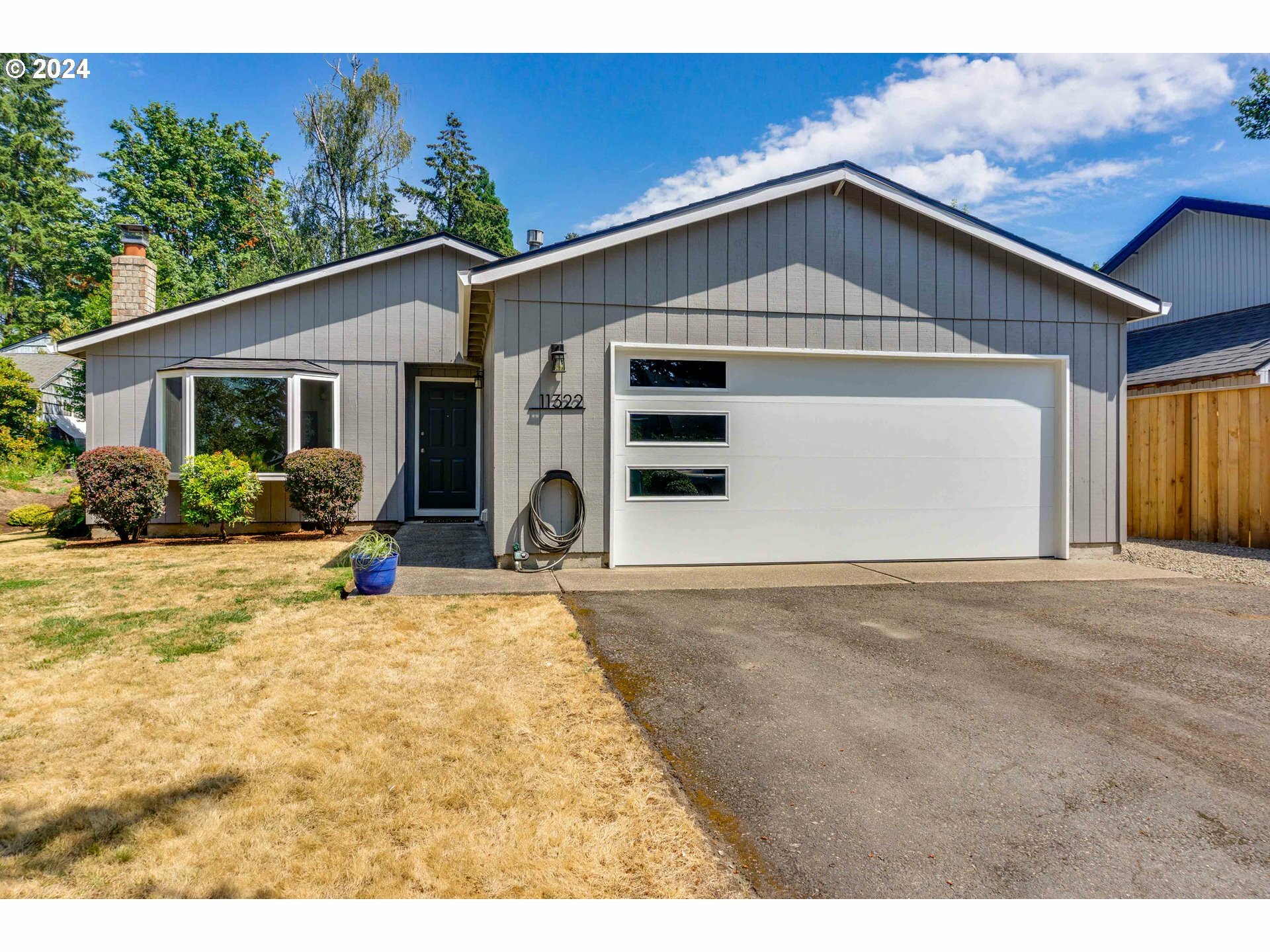 Property Photo: 11322 SW 51st Ave OR 97219