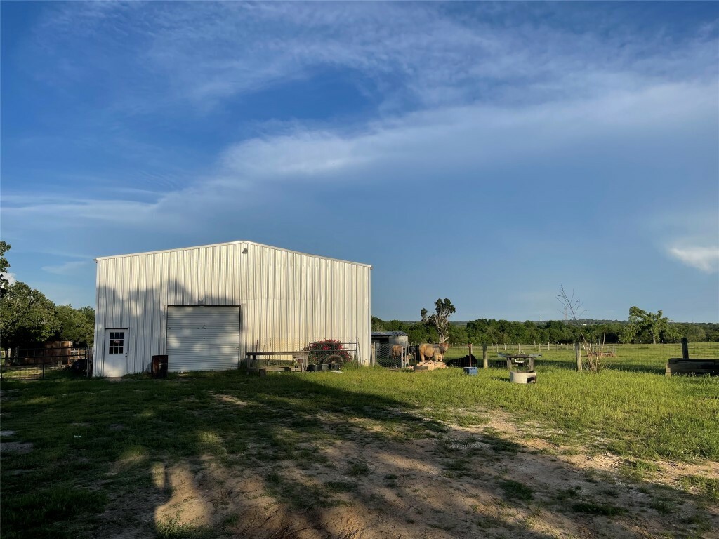 Property Photo:  160 McVay Lane  TX 78621 