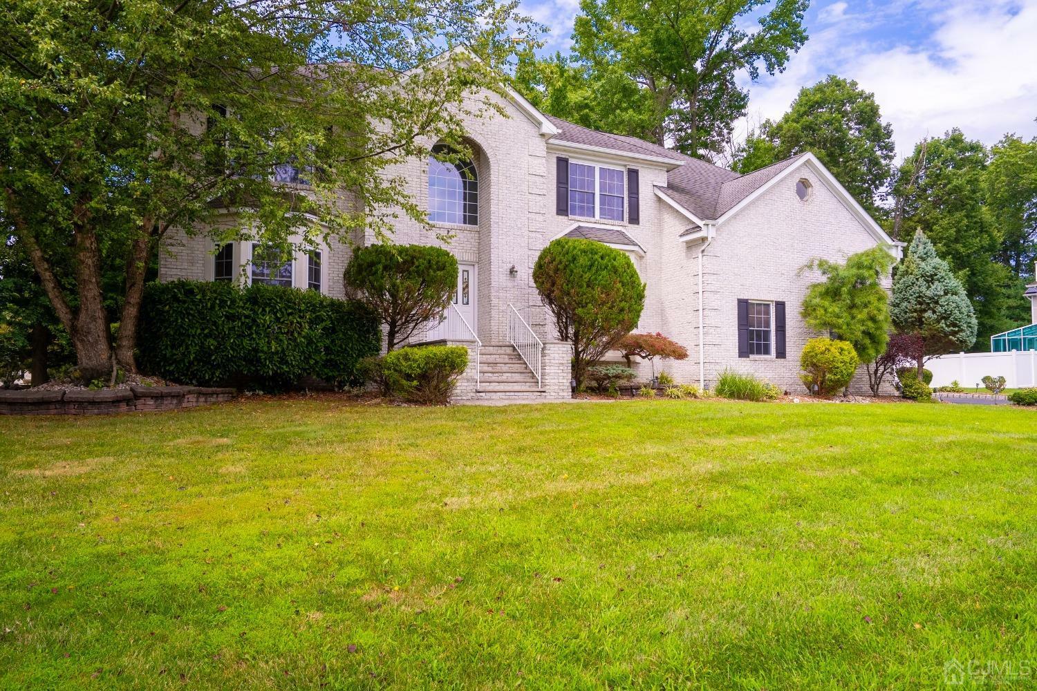 Property Photo:  11 Golden Valley Drive  NJ 08902 