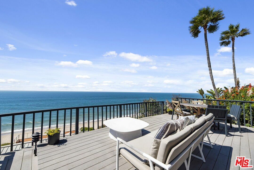 Property Photo:  31648 Broad Beach Rd  CA 90265 