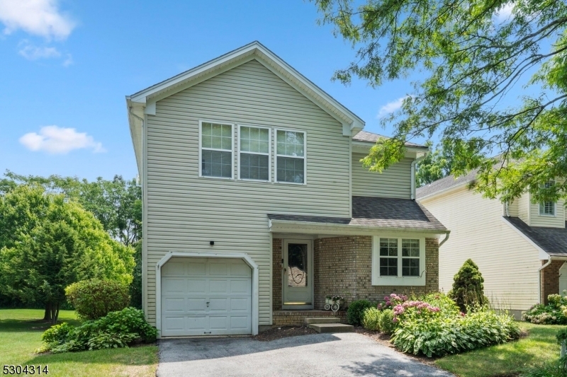 Property Photo:  12 Mountain View Ct  NJ 07419 