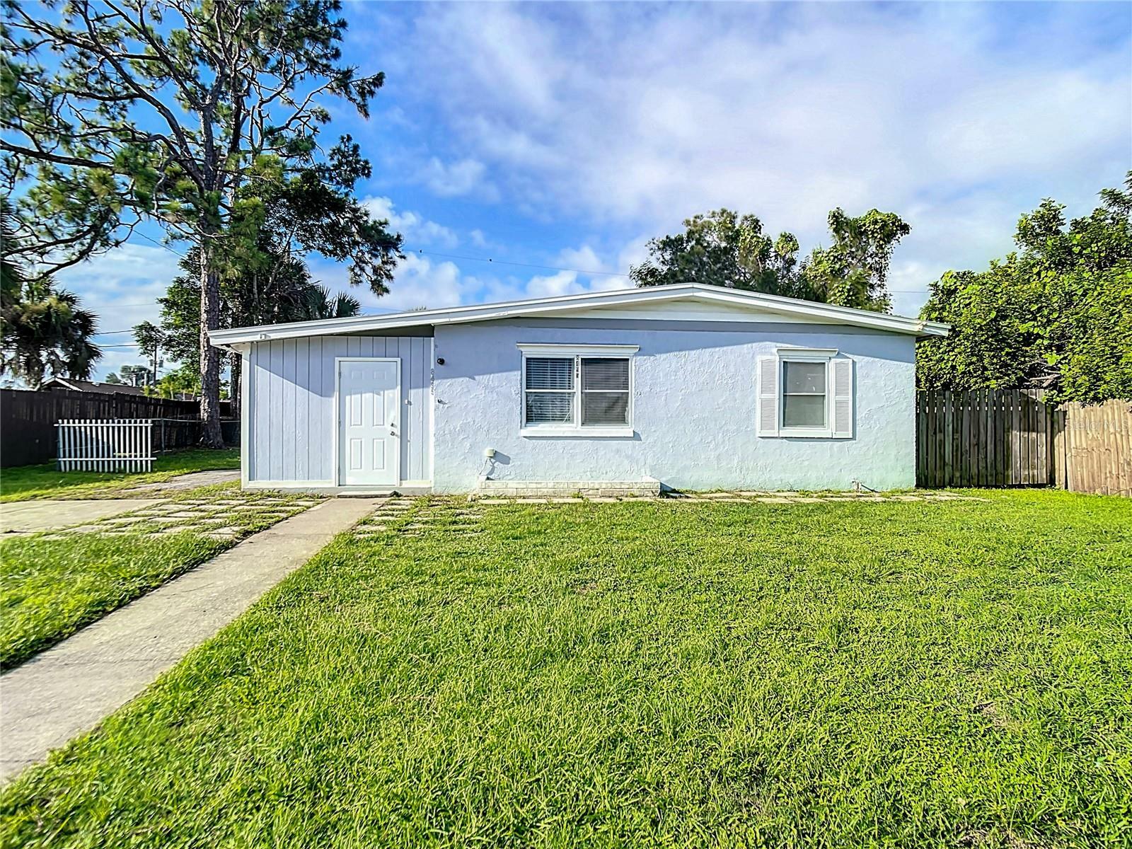 Property Photo:  8495 Cristobal Avenue  FL 34287 