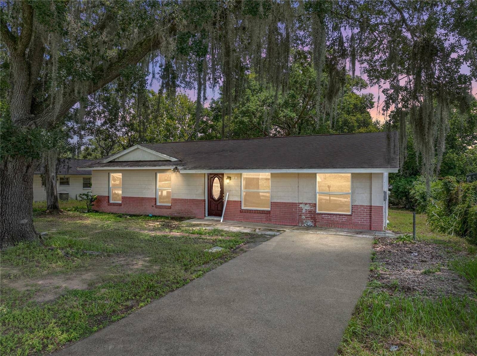 Property Photo:  37125 Goldenrod Court  FL 33523 