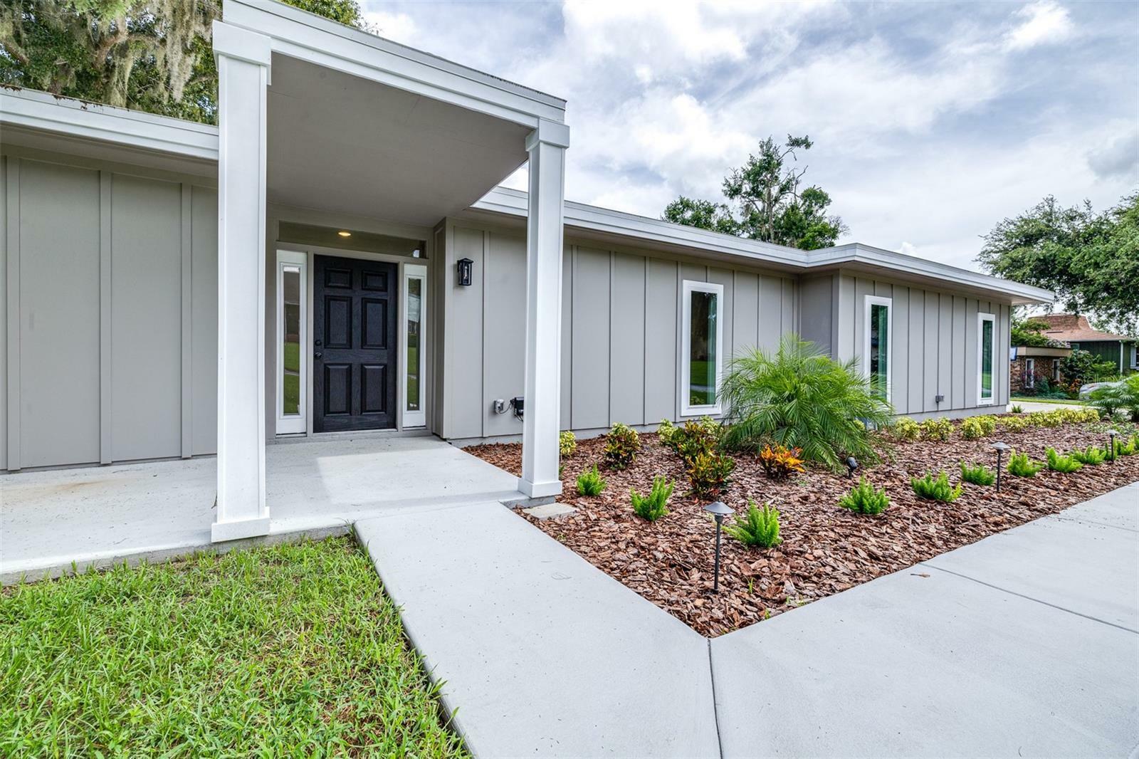 Property Photo:  804 Foxhall  FL 33813 