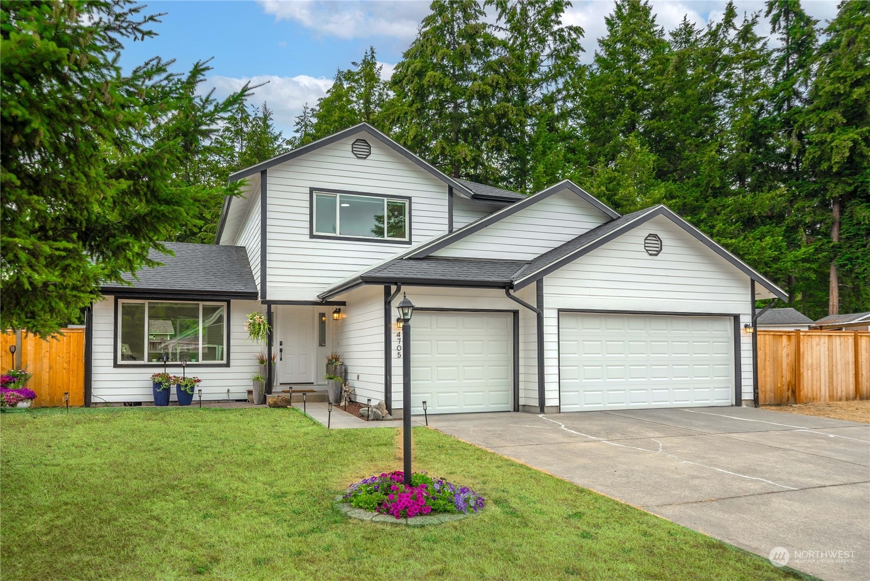 Property Photo:  4705 247th Street E  WA 98338 