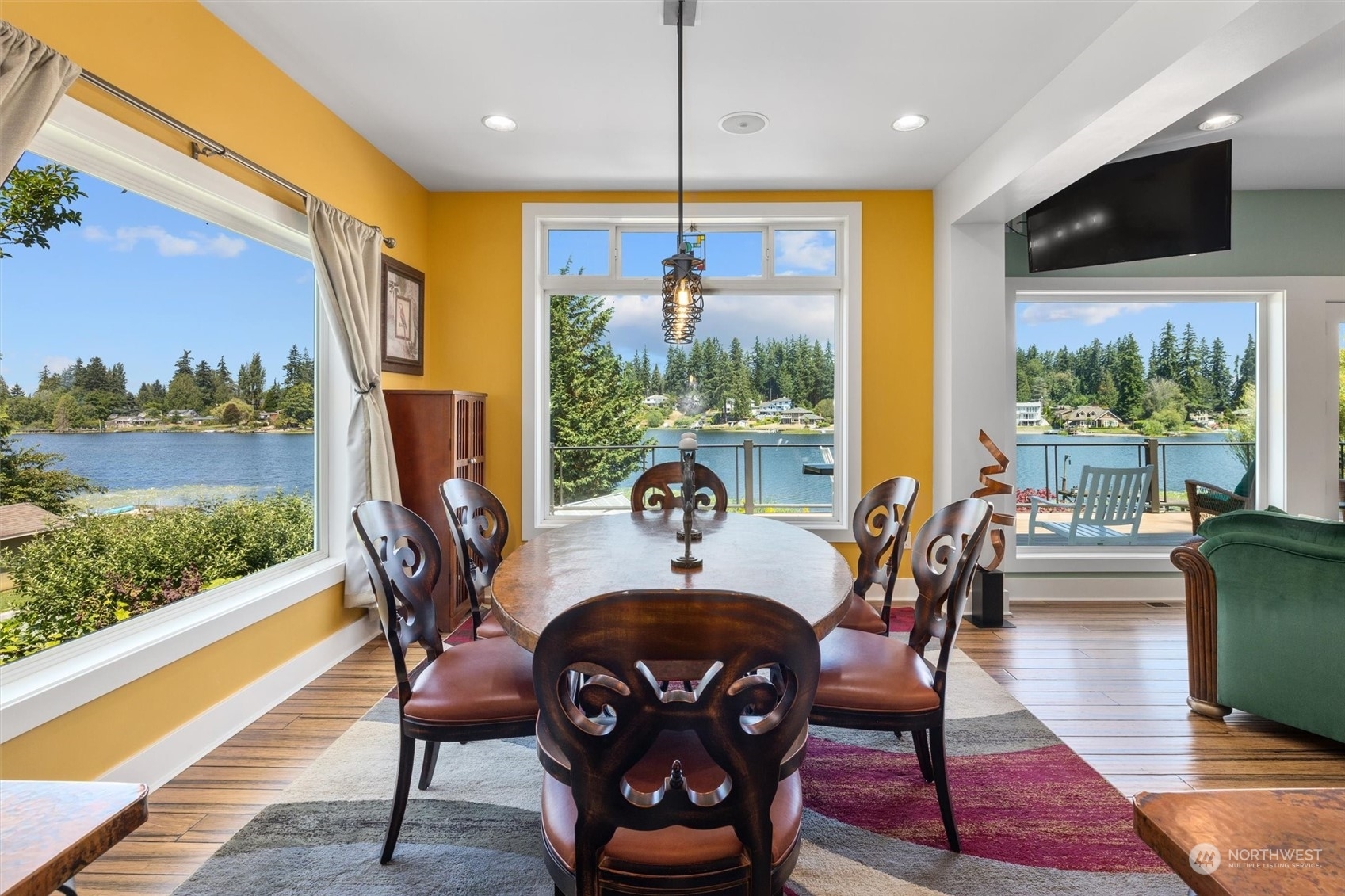 Property Photo:  3805 Shelby Road  WA 98087 