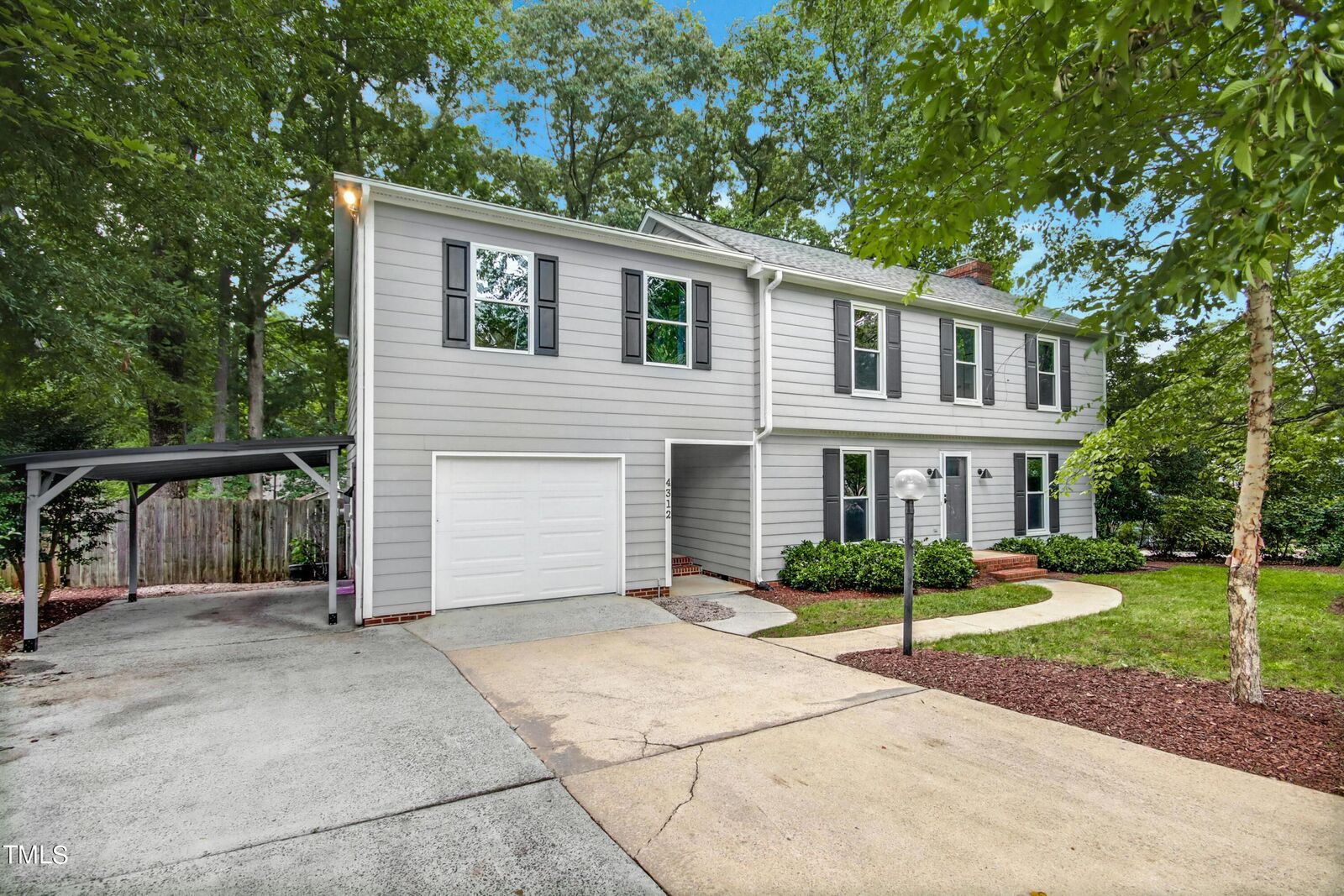 Property Photo: 4312 Dutch Garden Court NC 27613
