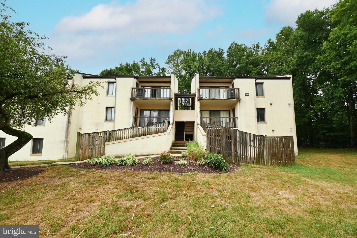 Property Photo:  10102 Campus Way S 302-4B  MD 20774 