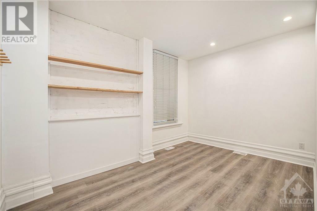 Property Photo:  286 Kent Street  ON K2P 2A4 