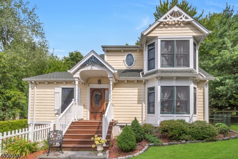 Property Photo:  487 Mount Pleasant Ave  NJ 07424 