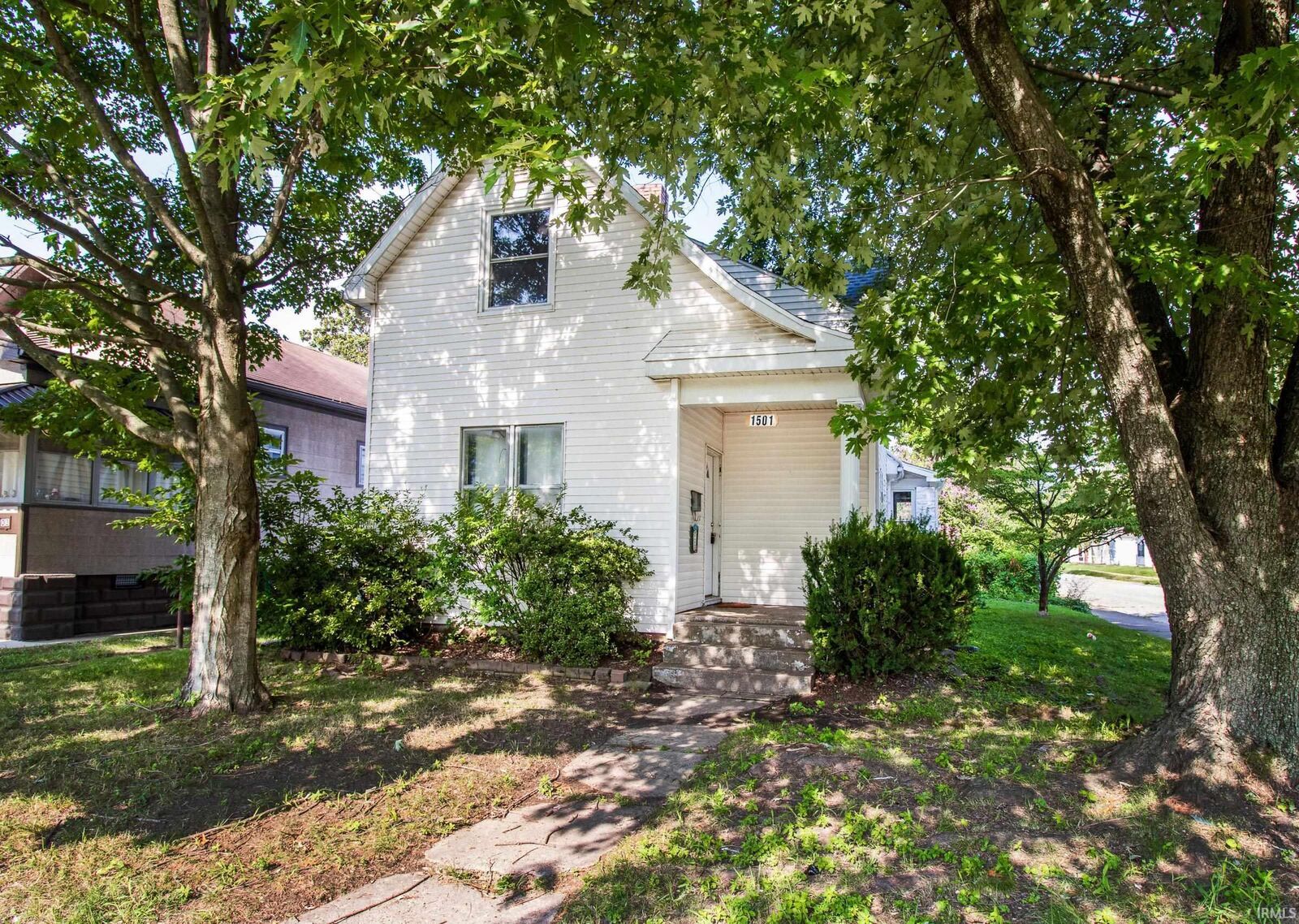 Property Photo:  1501 S Linwood Avenue  IN 47713 