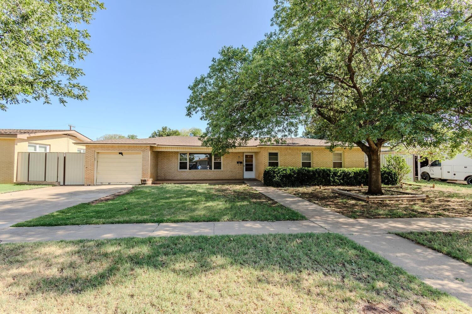 Property Photo:  1211 E Buckley Street  TX 79316 
