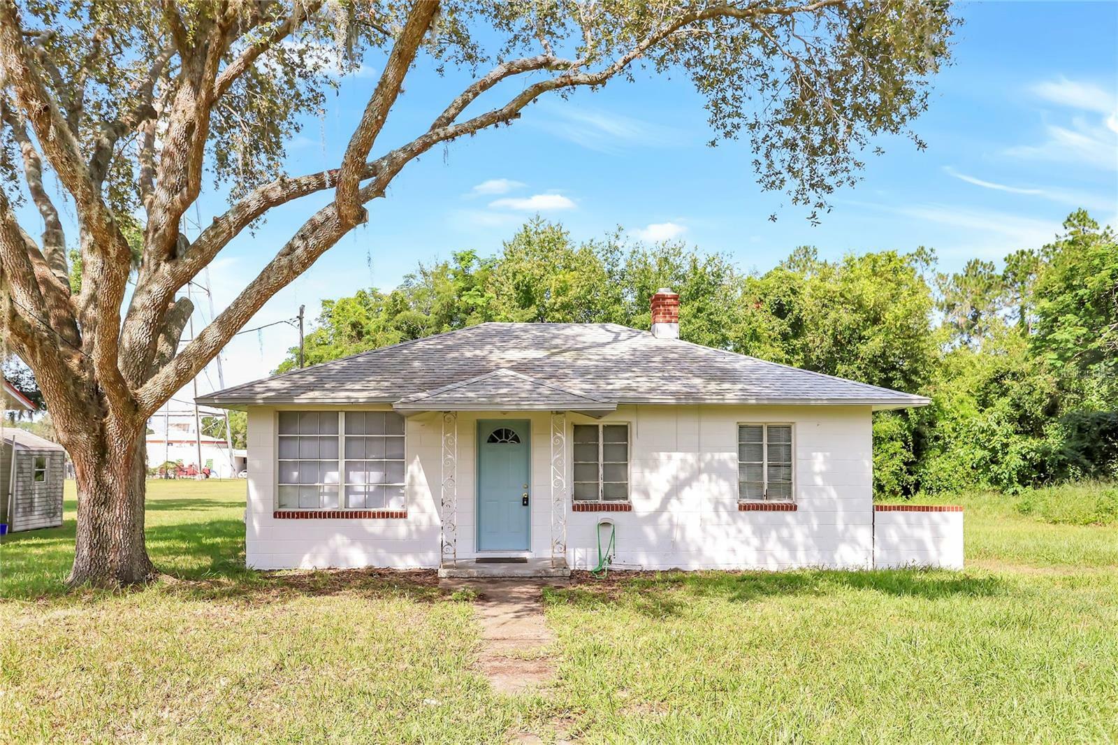 Property Photo:  105 N Florida Avenue  FL 34737 