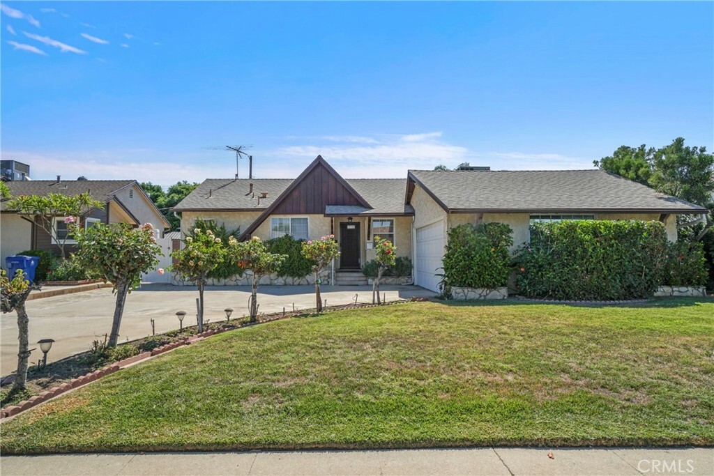 Property Photo:  8938 Monogram Avenue  CA 91343 