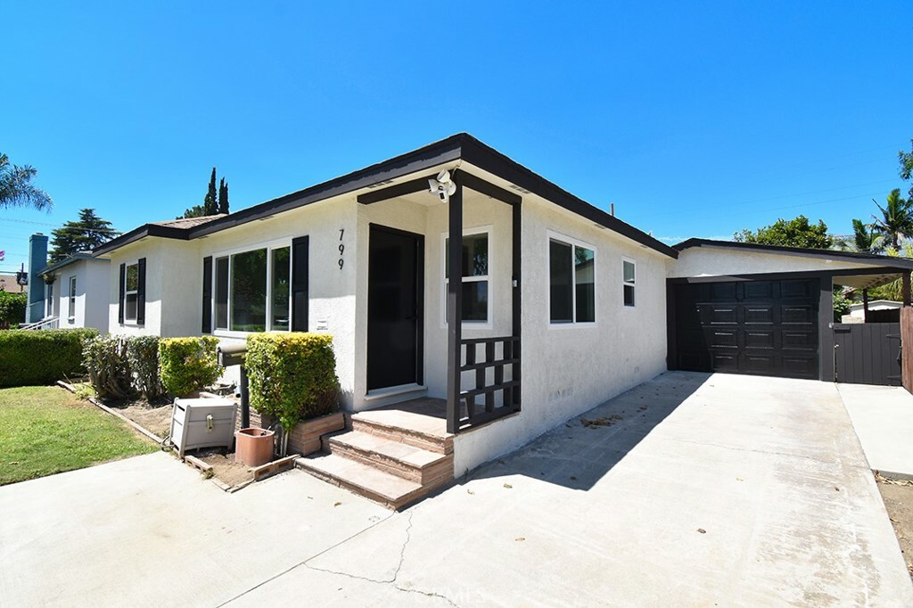 Property Photo:  799 E 7th Street  CA 91786 