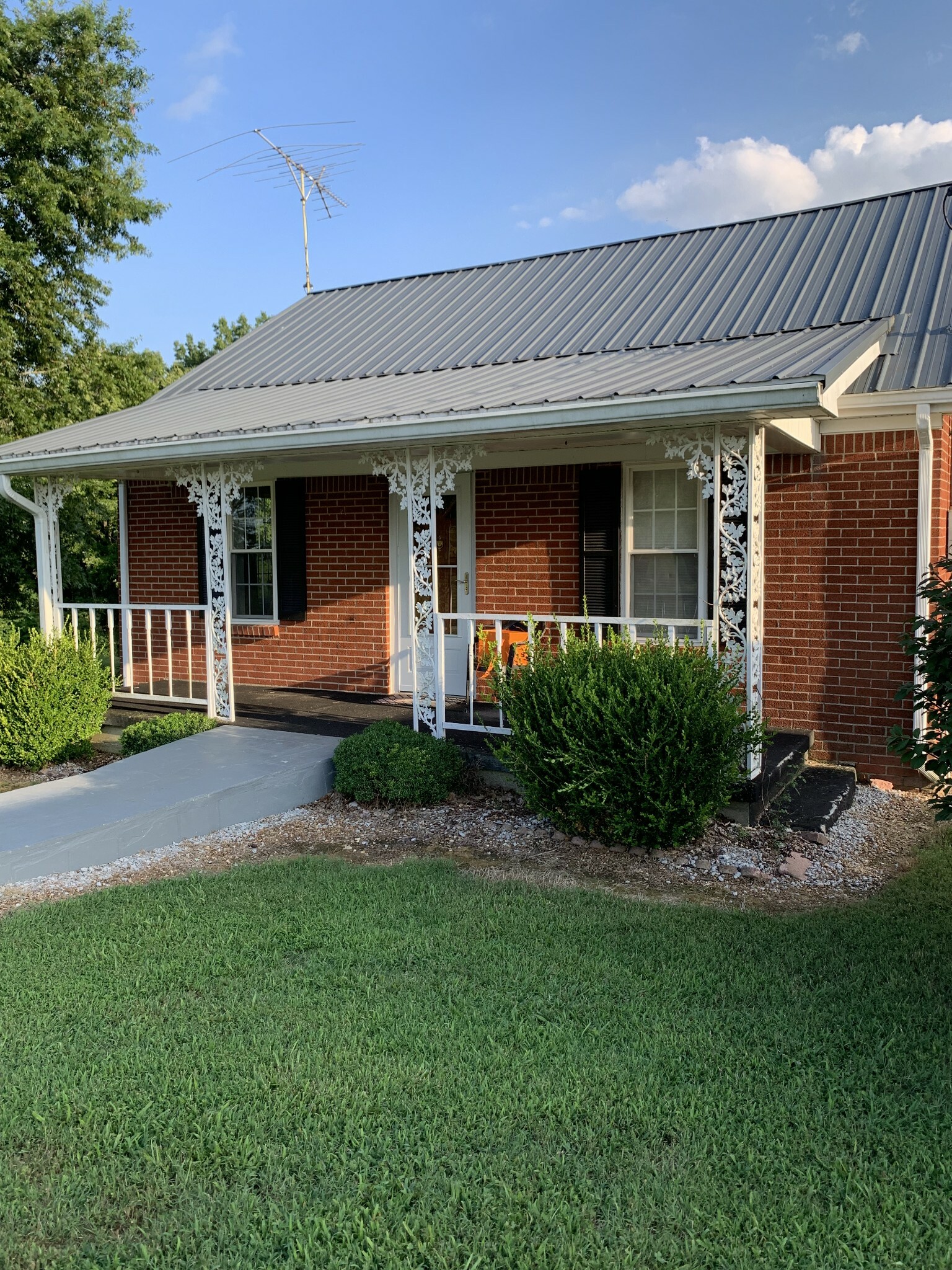 Property Photo:  835 Hawkins Rd  TN 37186 