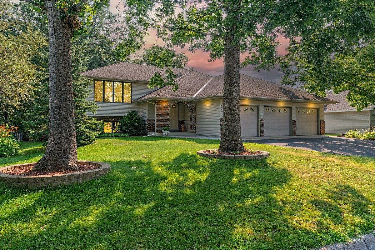 Property Photo:  2065 Helmo Avenue N  MN 55128 