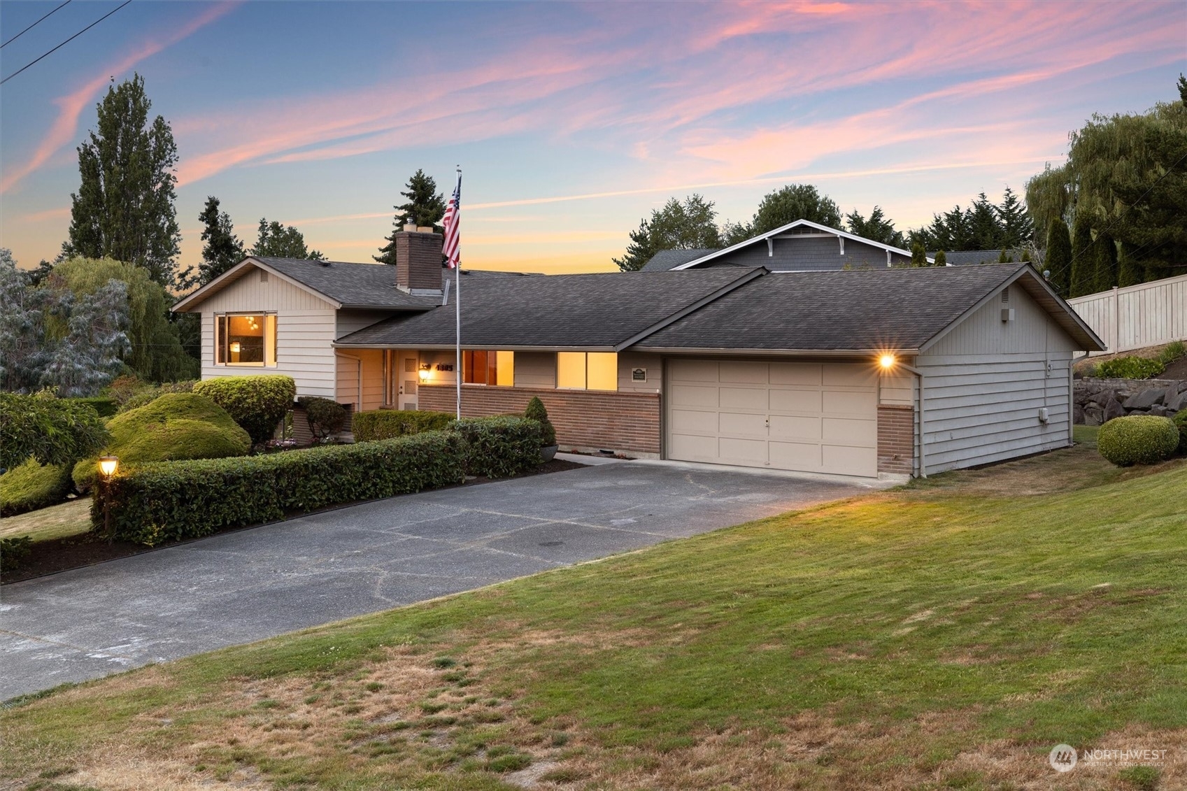 Property Photo:  4805 Sound Avenue  WA 98203 