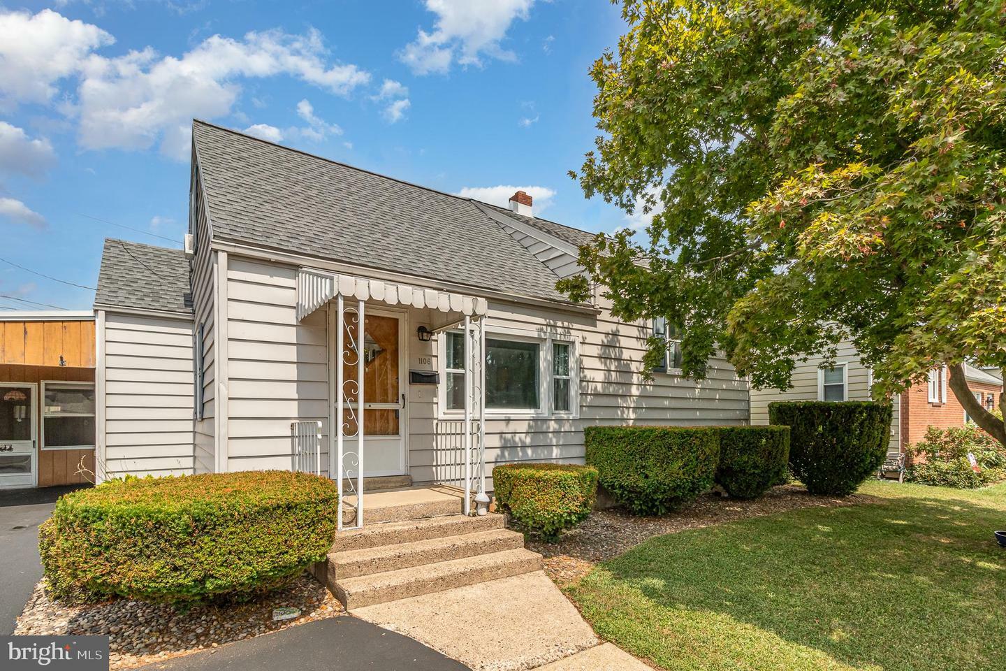 Property Photo:  1106 Allen Street  PA 17070 