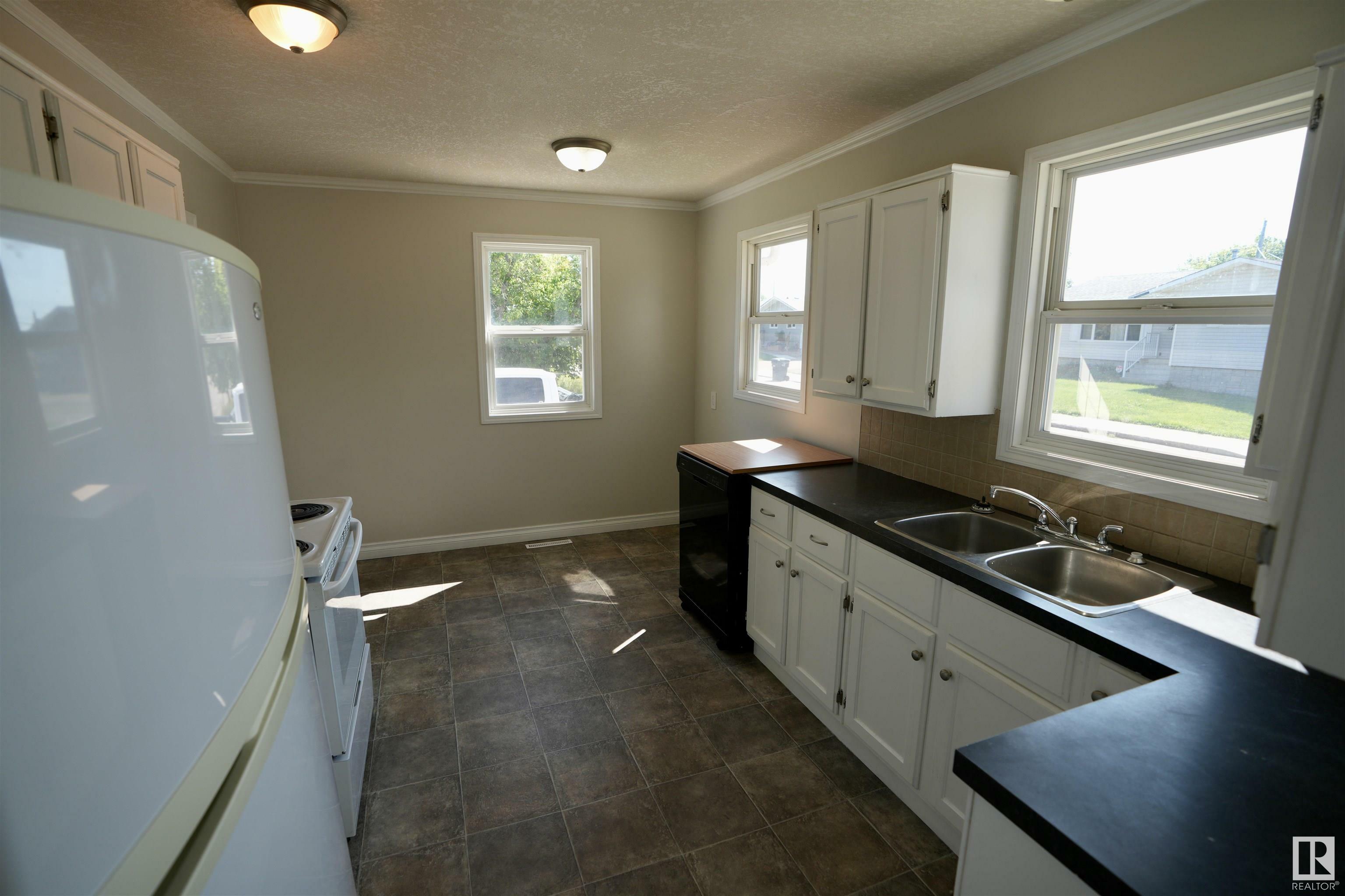Property Photo: 5126 54 Avenue AB T0A 3A1